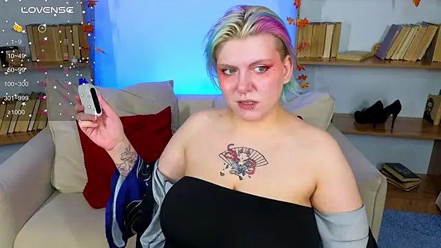 bluelunaray online show from 11, 10, 2025