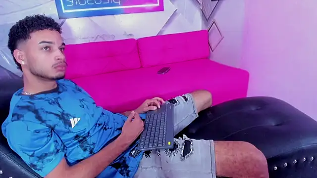 Snapshot of rhabena_boysex chatting on 15, 2, 2026 rhabena boysex online show from 15, 2, 2026