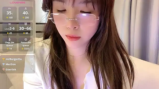 LunaDeVaal online show from 11, 4, 2026