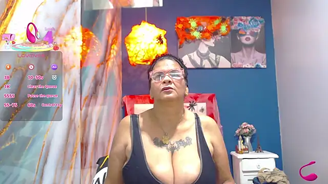 Snapshot of DinaDIRTY chatting on 31, 10, 2025 DinaDIRTY online show from 31, 10, 2025