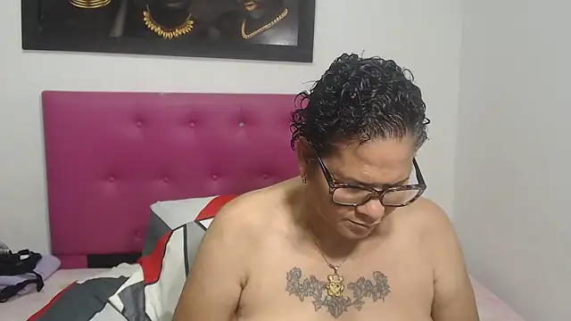 Snapshot of DinaDIRTY chatting on 23, 11, 2025 DinaDIRTY online show from 23, 11, 2025