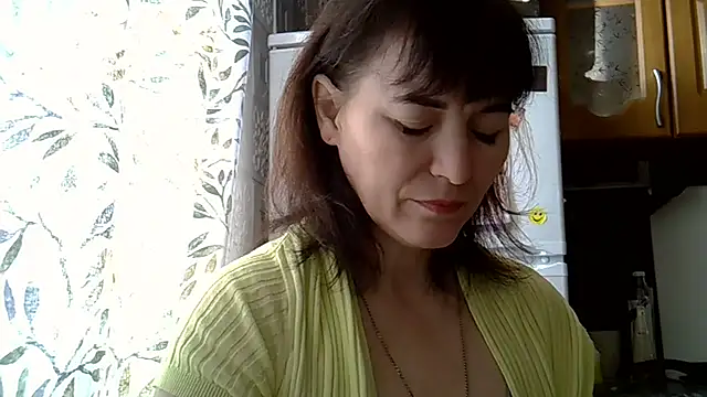 Krystal 82 online show from 1, 2, 2026