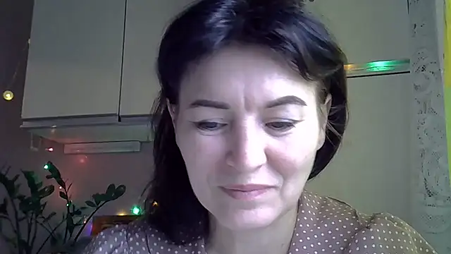 Krystal 82 online show from 11, 10, 2025