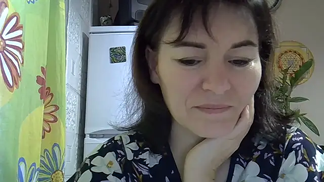 Krystal 82 online show from 22, 11, 2025