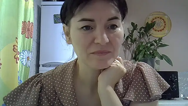 Krystal 82 online show from 27, 11, 2025