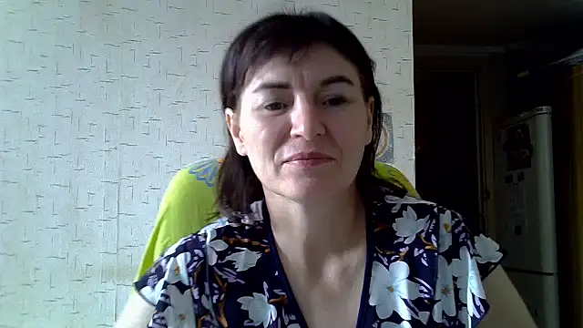 Krystal 82 online show from 12, 9, 2025