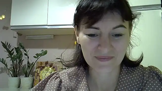 Krystal 82 online show from 22, 9, 2025