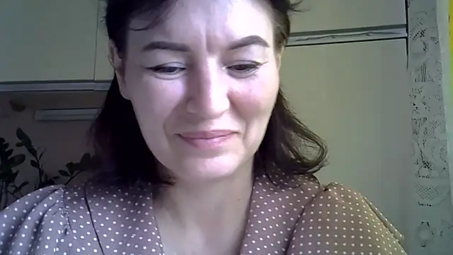 Krystal 82 online show from 12, 10, 2025