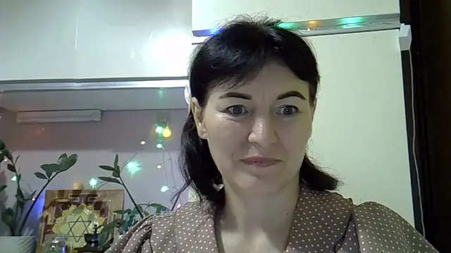 Krystal 82 online show from 24, 9, 2025