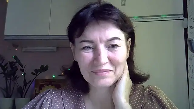 Krystal 82 online show from 22, 9, 2025