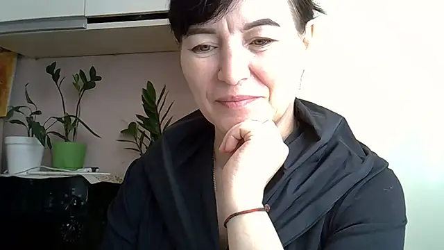 Krystal 82 online show from 6, 2, 2026