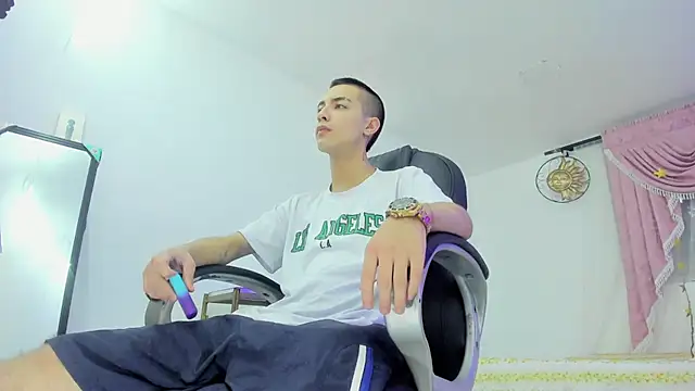 Dereck Boy8 online show from 18, 9, 2025