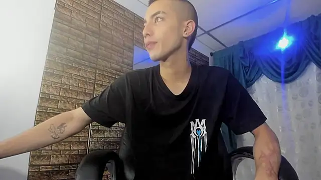 Dereck Boy8 online show from 12, 9, 2025