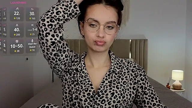 Snapshot of Real_cutie1 chatting on 9, 7, 2026 Real cutie1 online show from 9, 7, 2026