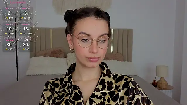 Snapshot of Real_cutie1 chatting on 17, 7, 2026 Real cutie1 online show from 17, 7, 2026