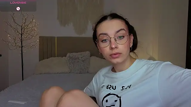 Real cutie1 online show from 7, 4, 2026