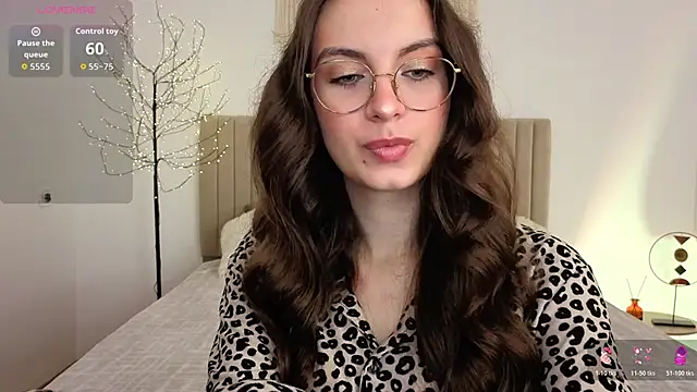 Snapshot of Real_cutie1 chatting on 13, 6, 2026 Real cutie1 online show from 13, 6, 2026