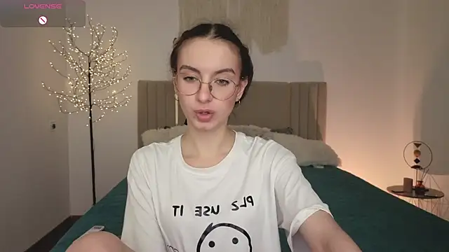 Real cutie1 online show from 4, 4, 2026