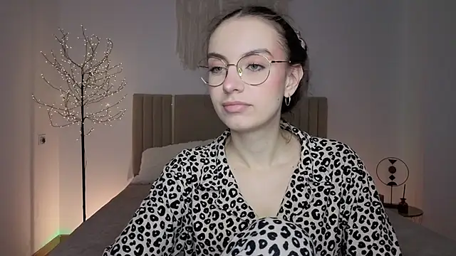 Real cutie1 online show from 25, 3, 2026