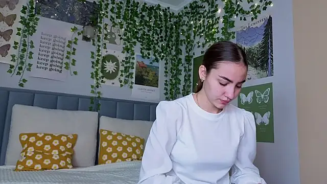 Ashley Pierce online show from 5, 10, 2025