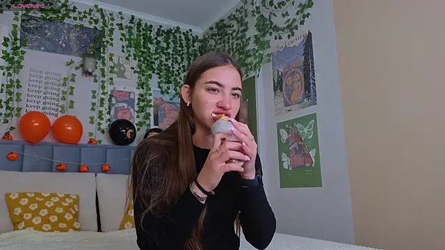 Ashley Pierce online show from 3, 11, 2025