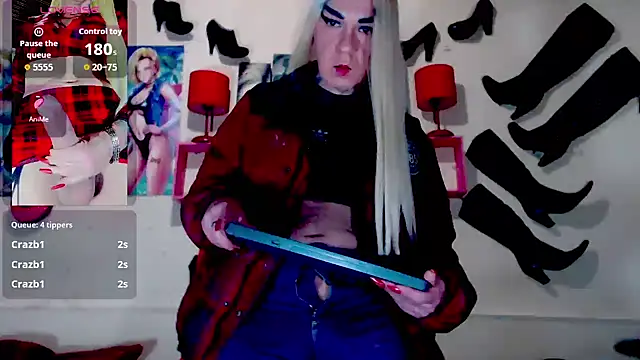 blondehot5v online show from 8, 10, 2025