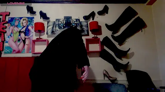 blondehot5v online show from 31, 10, 2025