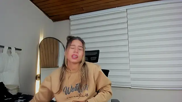 Rachell criss online show from 12, 10, 2025