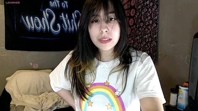 Snapshot of London_Ray chatting on 24, 11, 2025 London Ray online show from 24, 11, 2025