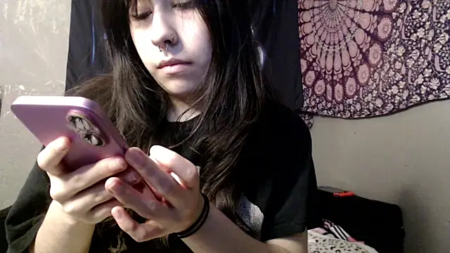 Snapshot of London_Ray chatting on 5, 6, 2026 London Ray online show from 5, 6, 2026
