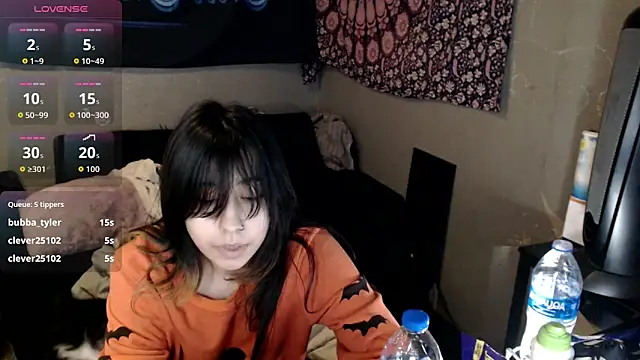 Snapshot of London_Ray chatting on 27, 10, 2025 London Ray online show from 27, 10, 2025