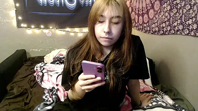 Snapshot of London_Ray chatting on 8, 7, 2026 London Ray online show from 8, 7, 2026