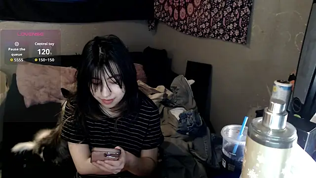 Snapshot of London_Ray chatting on 8, 11, 2025 London Ray online show from 8, 11, 2025