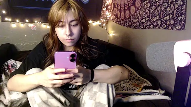 Snapshot of London_Ray chatting on 11, 7, 2026 London Ray online show from 11, 7, 2026
