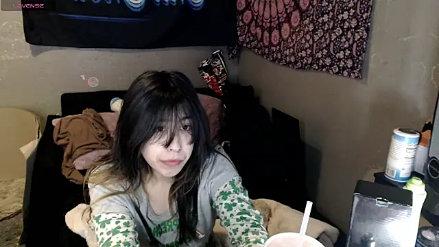 Snapshot of London_Ray chatting on 3, 11, 2025 London Ray online show from 3, 11, 2025