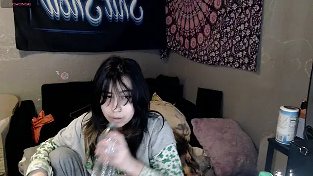 Snapshot of London_Ray chatting on 5, 11, 2025 London Ray online show from 5, 11, 2025