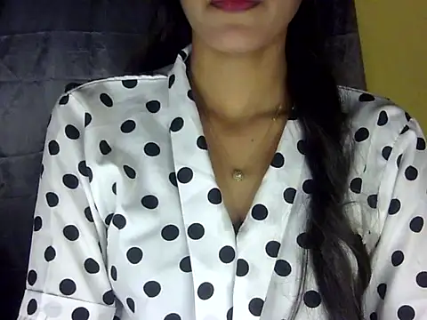 zara Khan0 online show from 3, 10, 2025