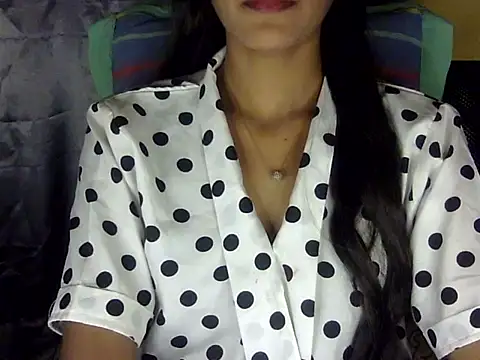 zara Khan0 online show from 22, 10, 2025