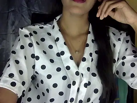 zara Khan0 online show from 19, 11, 2025