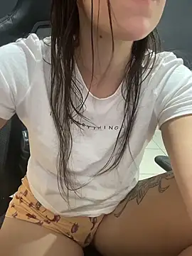 novinhacasada22 online show from 25, 3, 2026