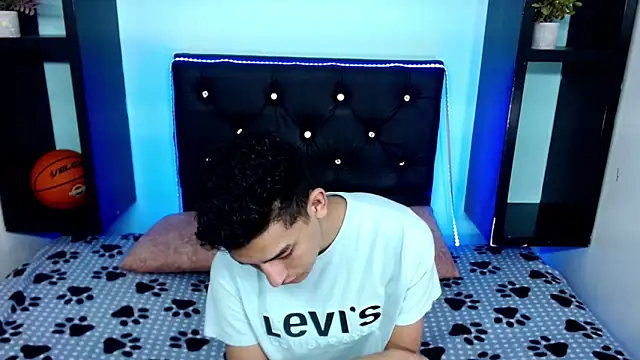 x oliver x online show from 5, 12, 2025