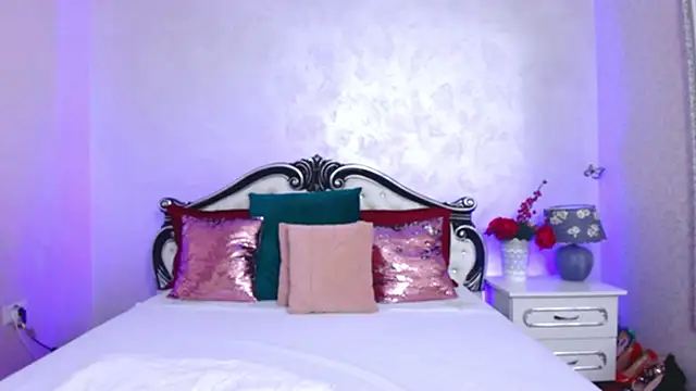 KirraJo online show from 16, 9, 2025