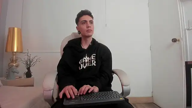 dark sun302 online show from 4, 12, 2025