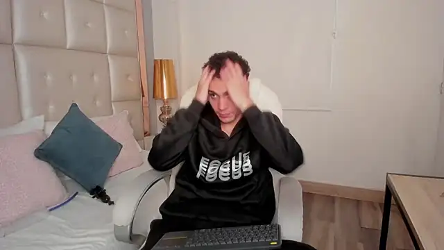 dark sun302 online show from 28, 9, 2025