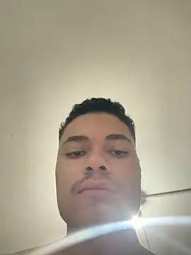 Guilhermelindo777 online show from 5, 4, 2026