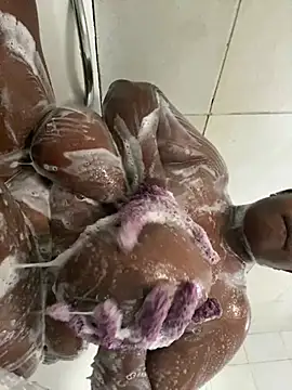 curvywithbigtitties online show from 22, 3, 2026