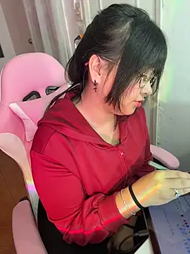 Lolii Zoe online show from 17, 12, 2025