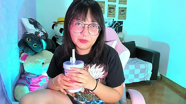 Lolii Zoe online show from 6, 10, 2025