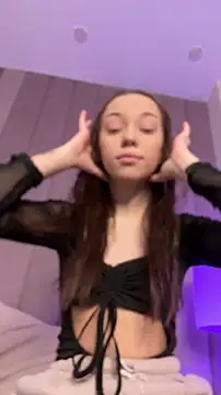 ZoeyNeal online show from 11, 4, 2026