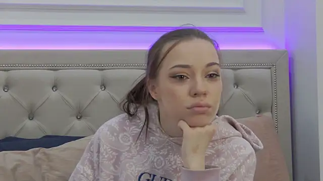 ZoeyNeal online show from 9, 3, 2026